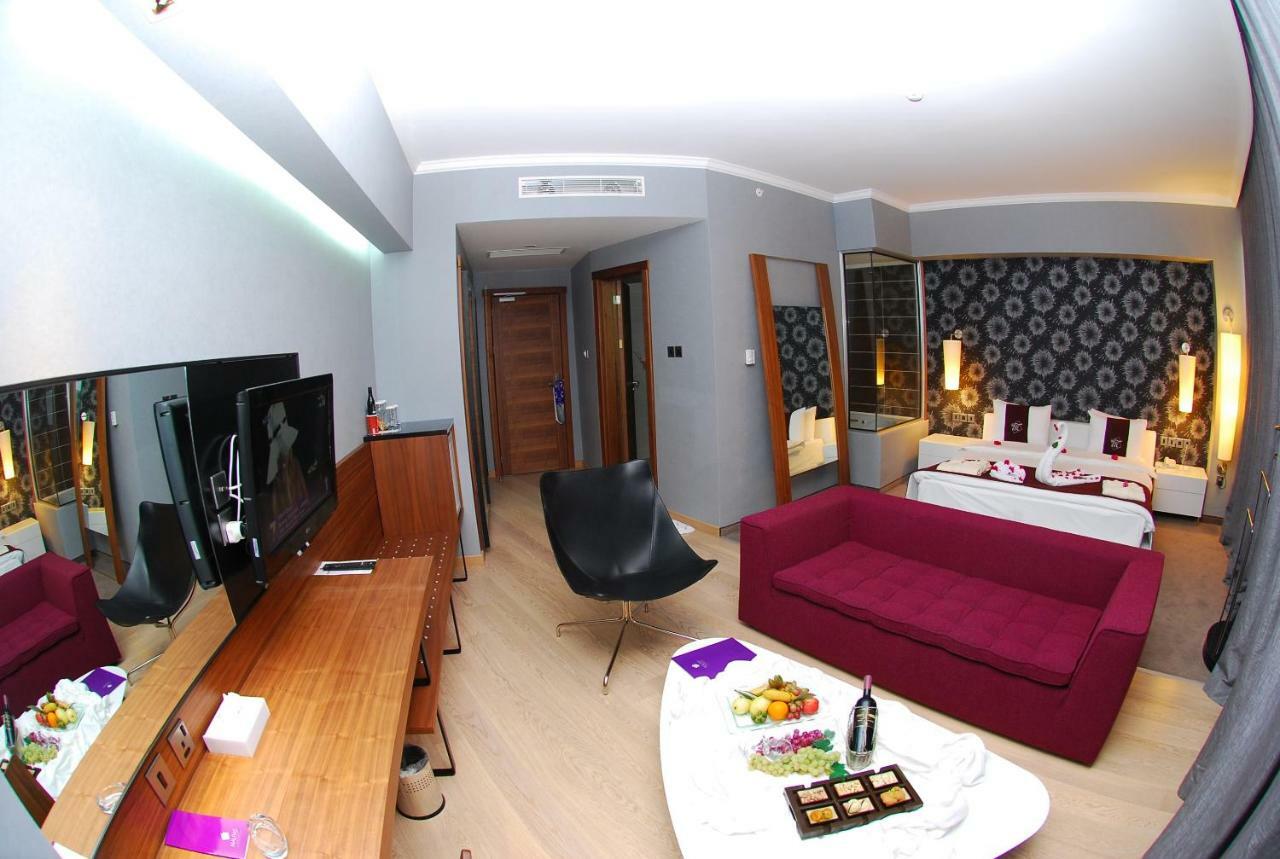 Malpas Hotel Ájosz Epíktitosz Kültér fotó