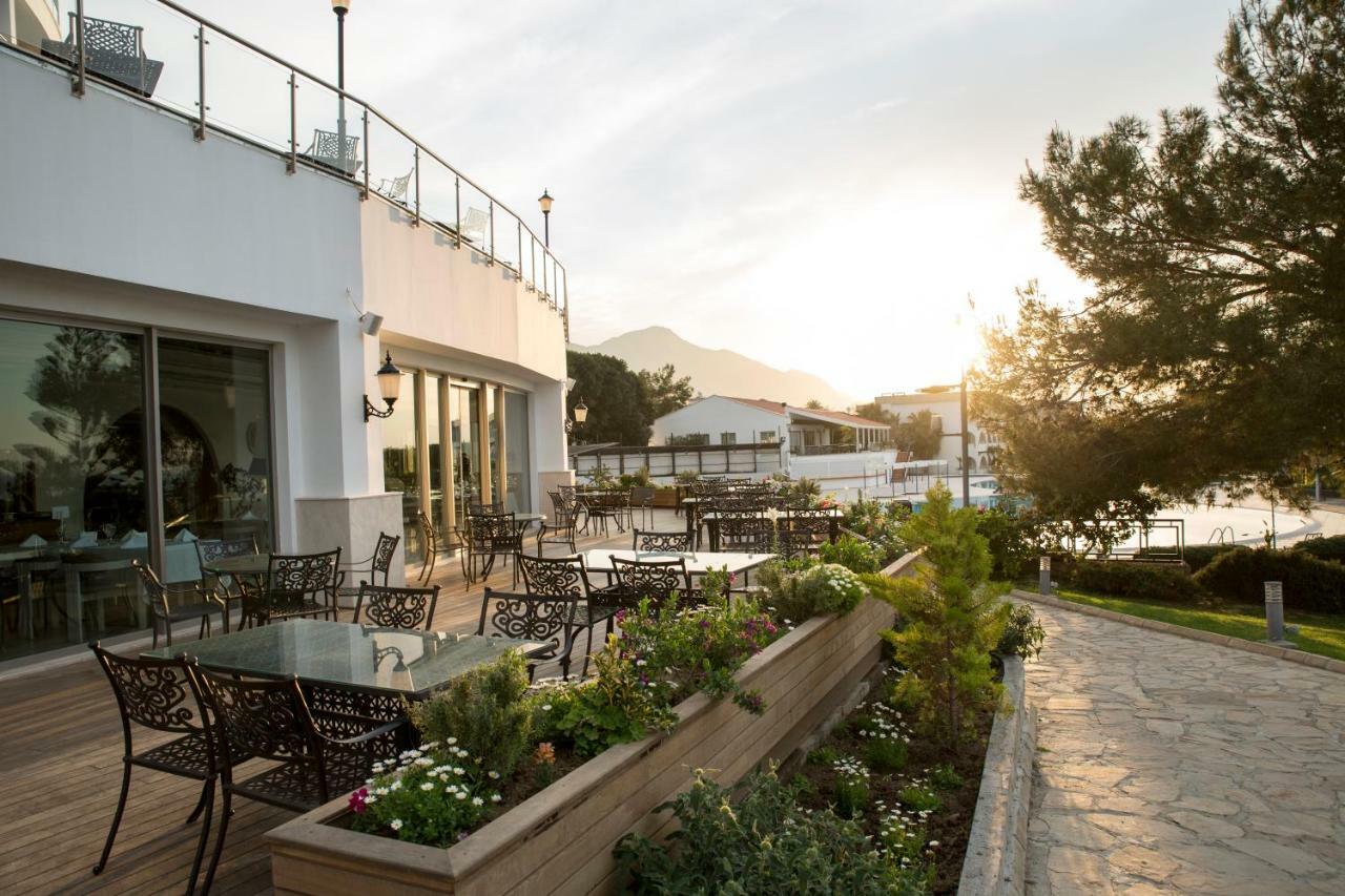 Malpas Hotel Ájosz Epíktitosz Kültér fotó