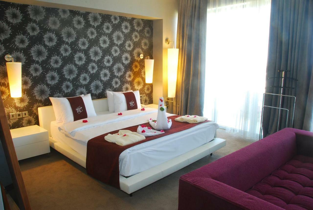 Malpas Hotel Ájosz Epíktitosz Kültér fotó