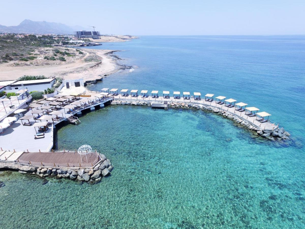 Malpas Hotel Ájosz Epíktitosz Kültér fotó
